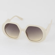 Load image into Gallery viewer, Retro Chic Sunglasses